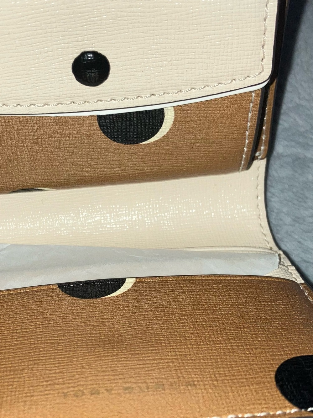 New, Tory Burch Robinson Polka Dot Bi-fold Wallet - Picture 5 of 5
